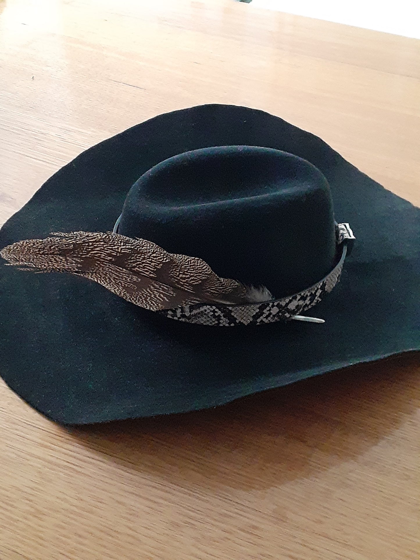 Black felt Aussie bushman style hat (The Outbacker)