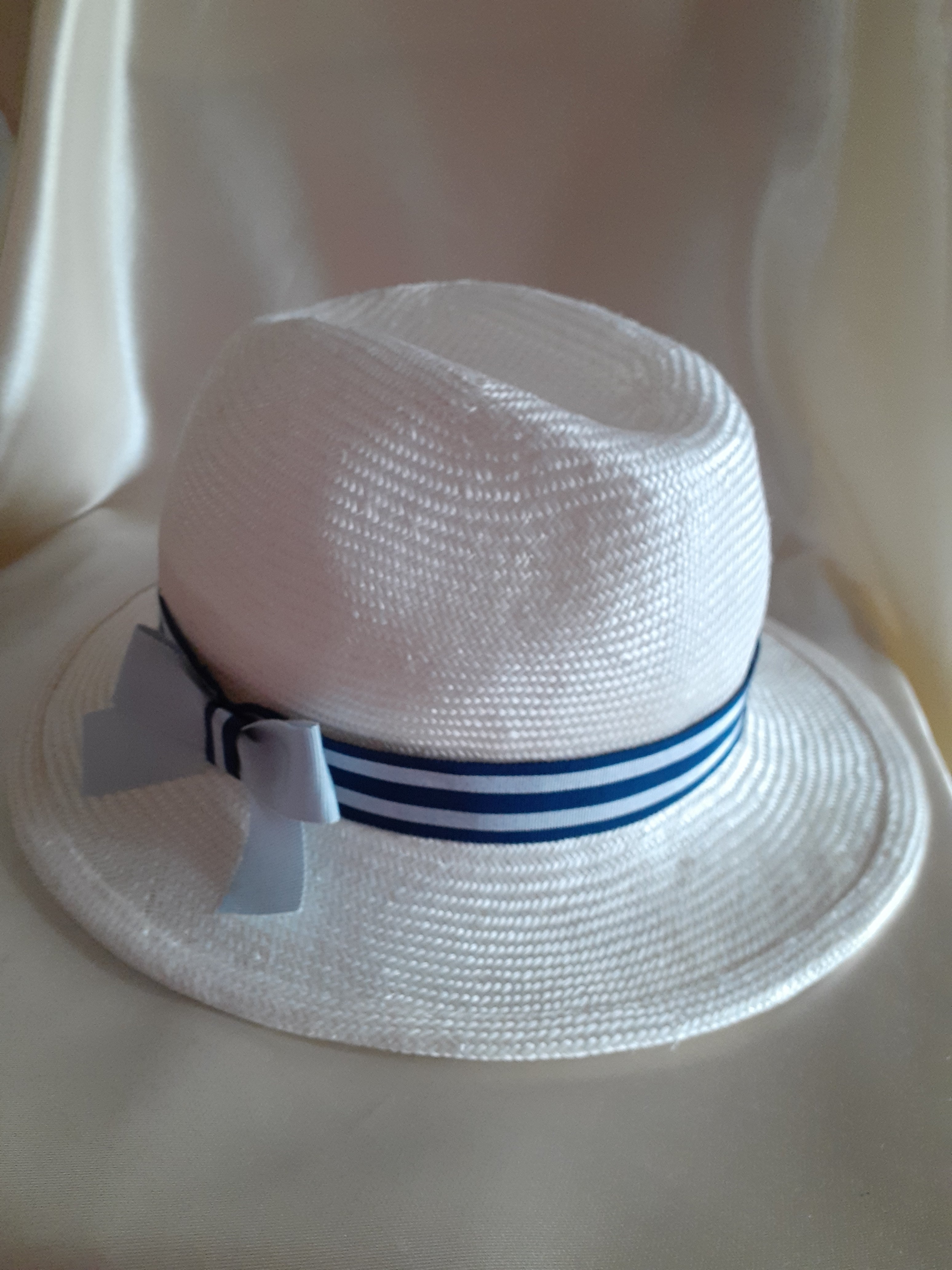 White straw hot sale fedora hat