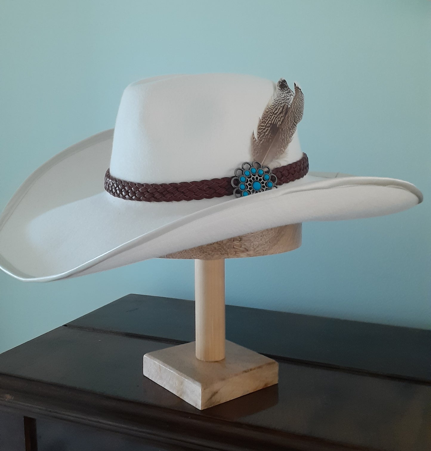 Winter white felt cowboy hat (The Bootscooter)