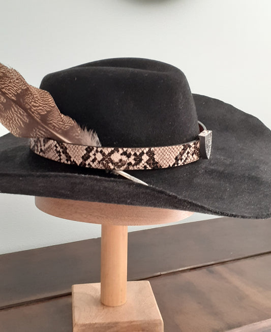 Black felt Aussie bushman style hat (The Outbacker)