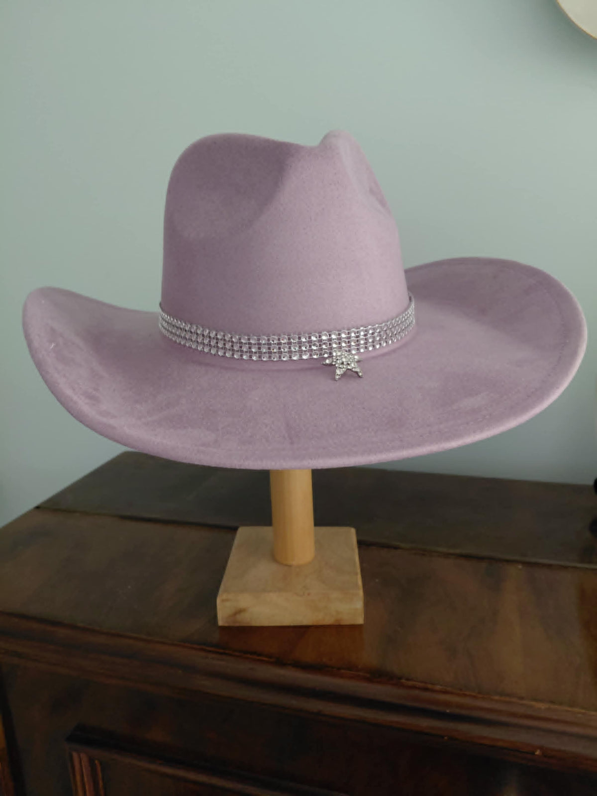 Mauve vegan suede cowboy hay with rhinestone hat band