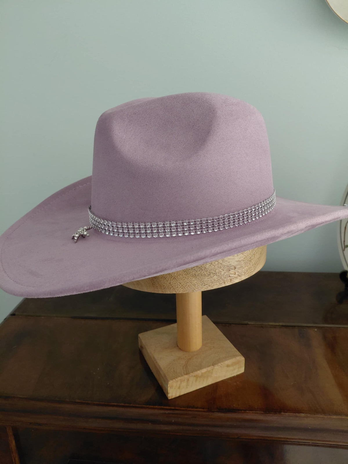 Mauve vegan suede cowboy hay with rhinestone hat band
