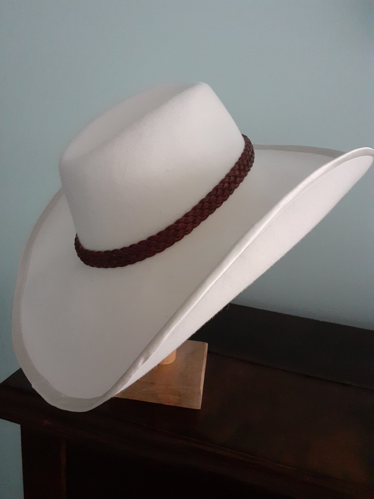 Winter white felt cowboy hat (The Bootscooter)