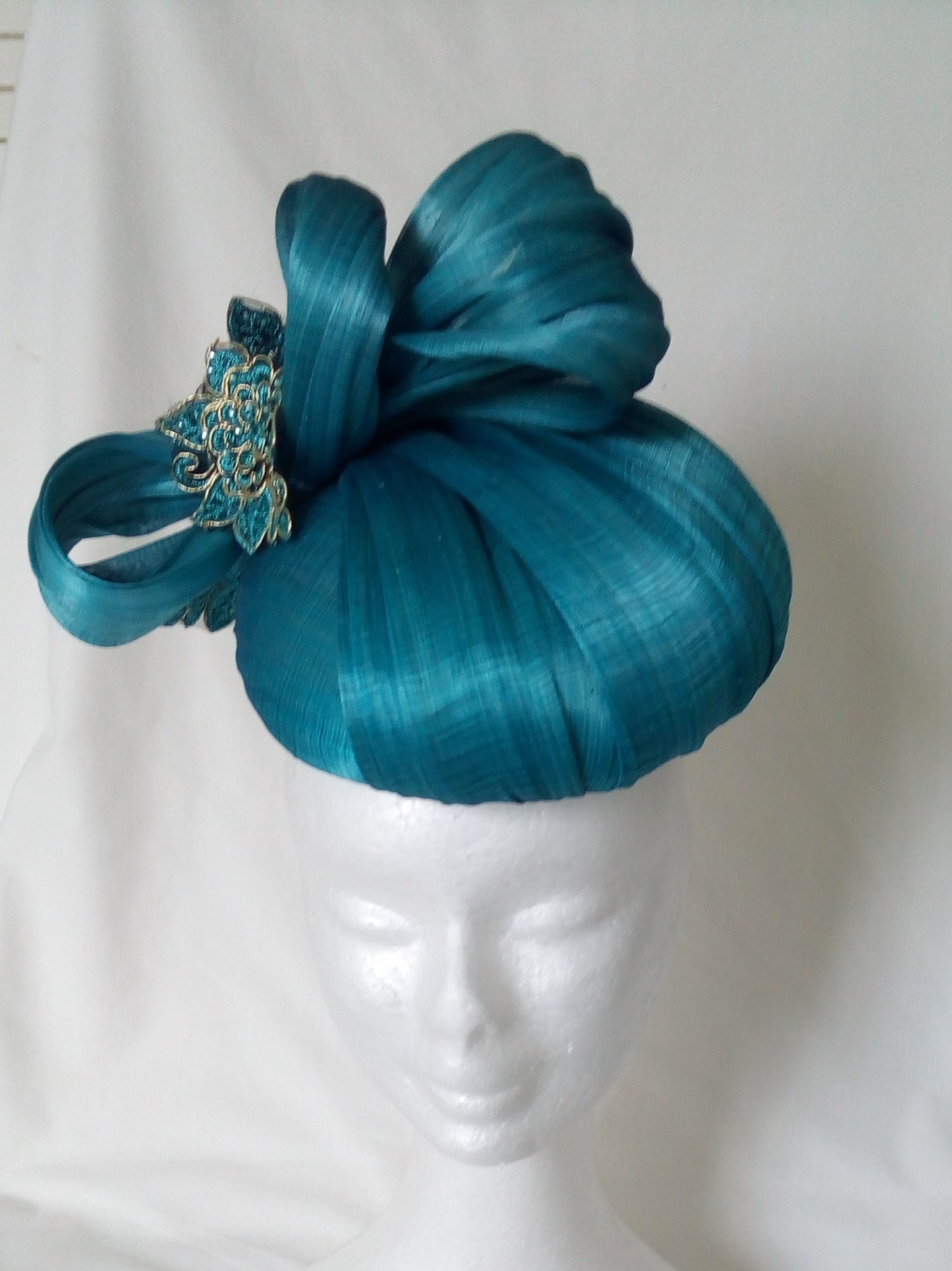 Turquoise silk percher