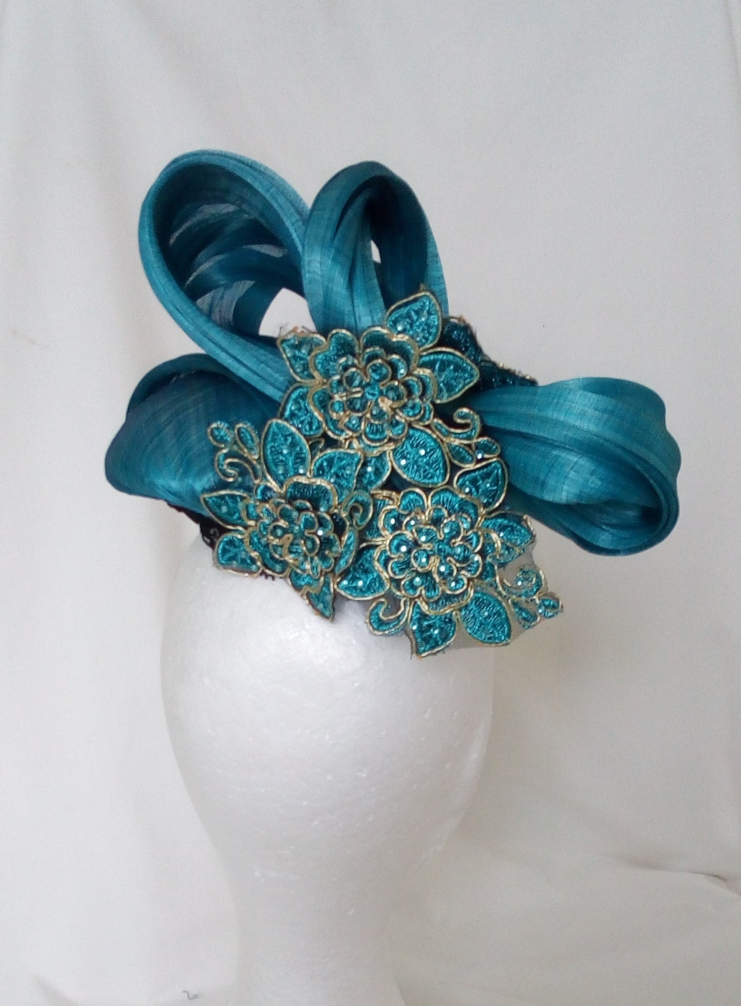 Turquoise silk percher