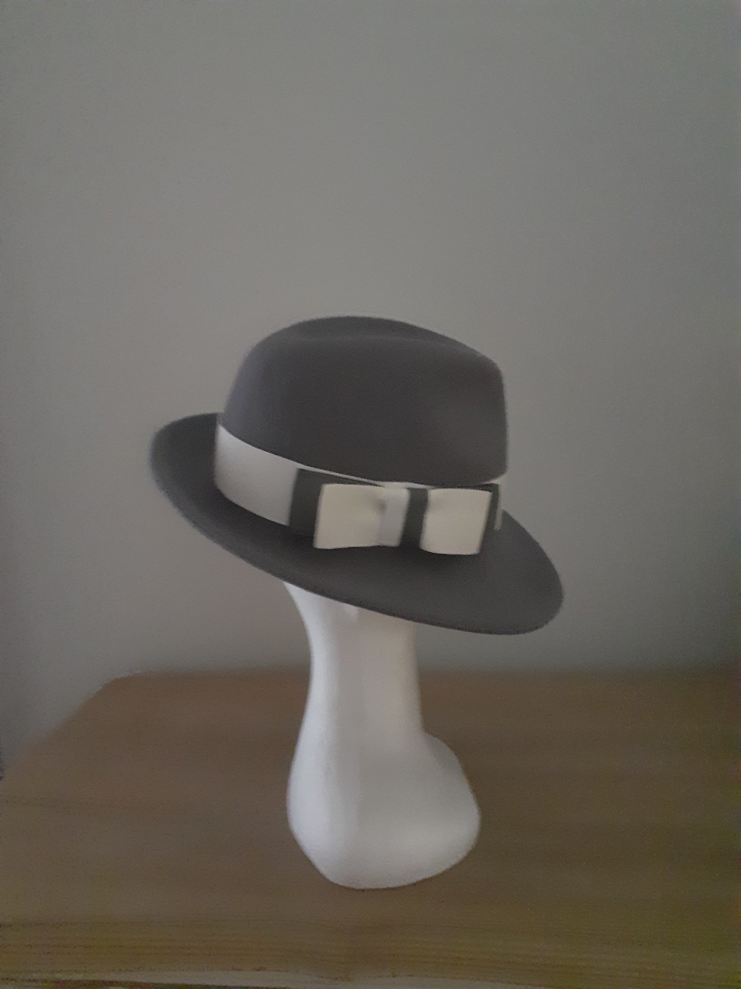 Grey felt fedora (Dick Tracy style)